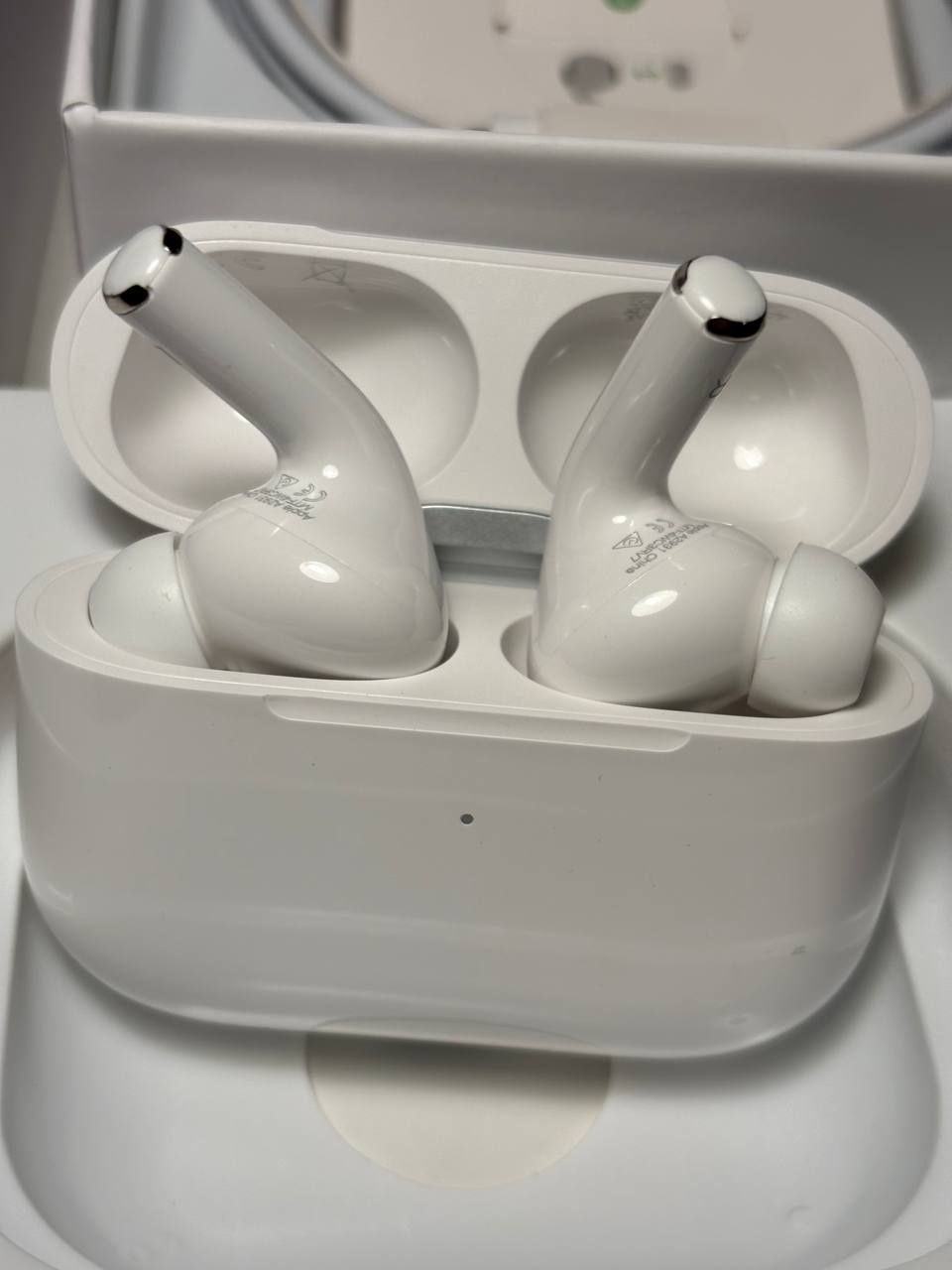 Sprzedam AirPods pro 2 nowe typ C zaplombowane