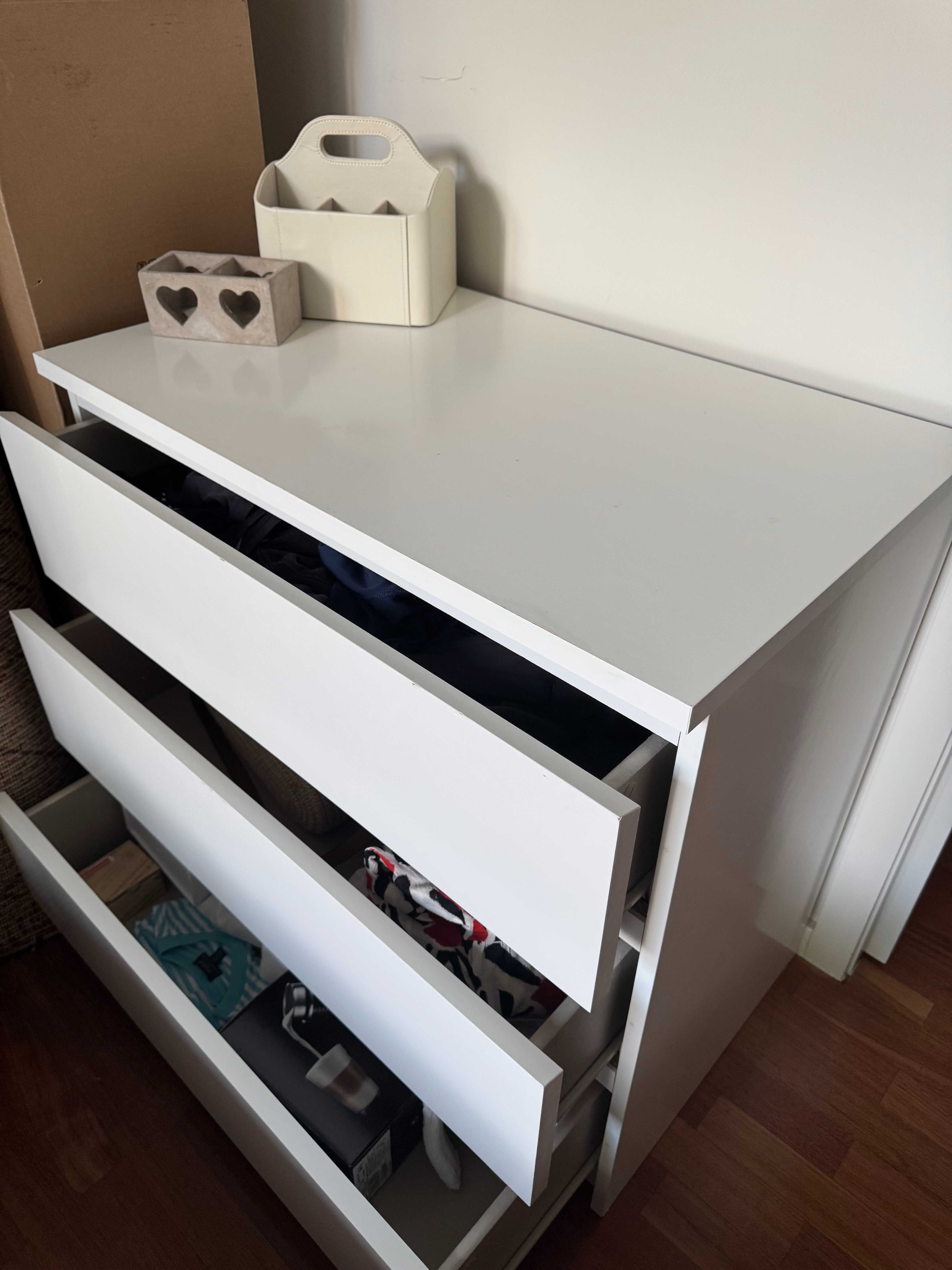 Cômoda IKEA – €50 (Bom Estado)