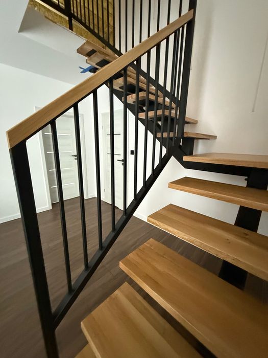 Schody metalowo - drewniane