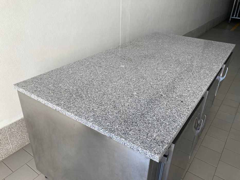 Bancada refrigerada para tabuleiros de pastelaria mesa fria