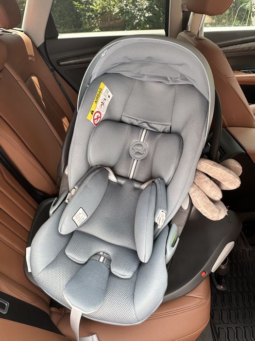 Cybex Cloud G + кріплення ISOFIX