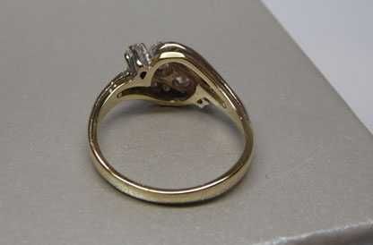 Złoty dwukolorowy pierścionek z diamentami 0,50 ct. R.14