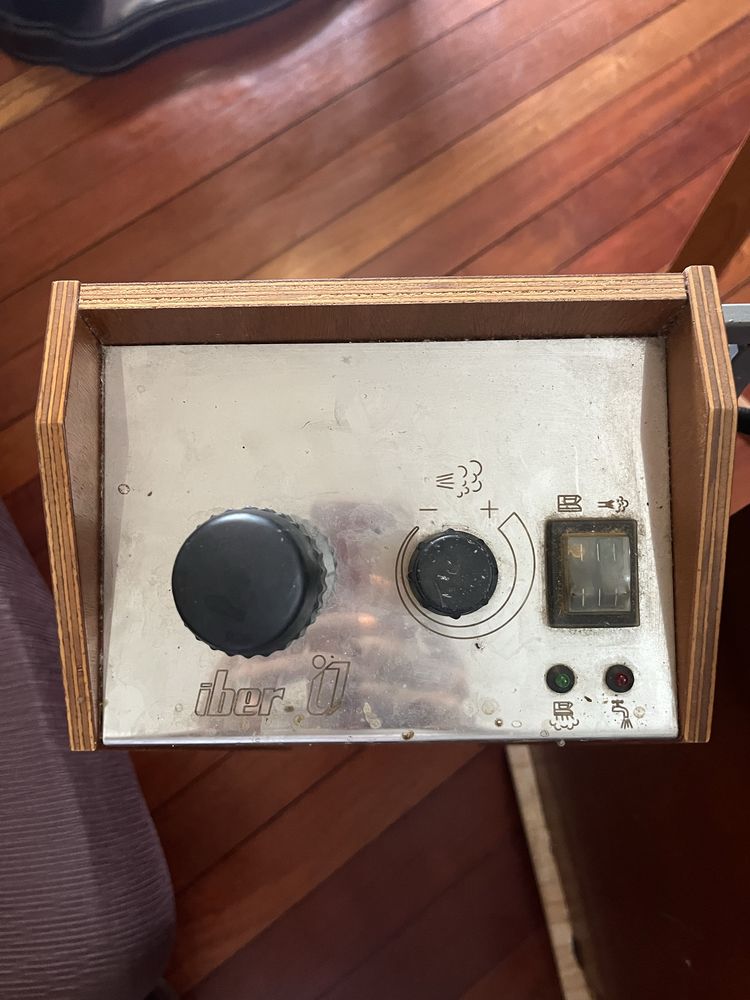 Ferro de engomar com caldeira+Tábua