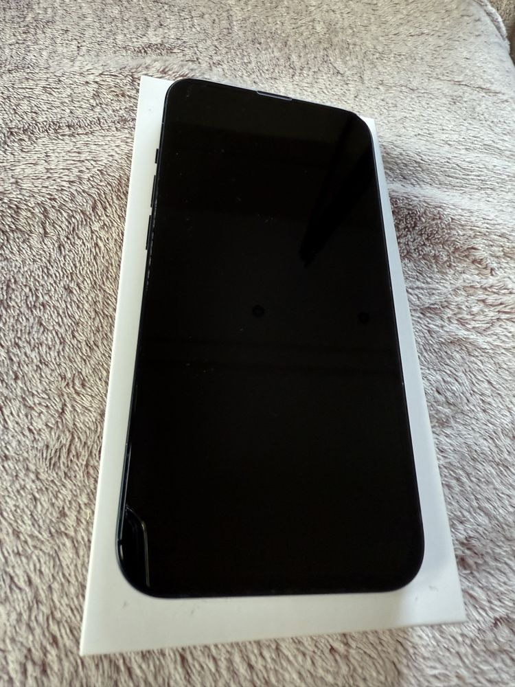 Iphone 13 w pelni sprawny / odblokowany