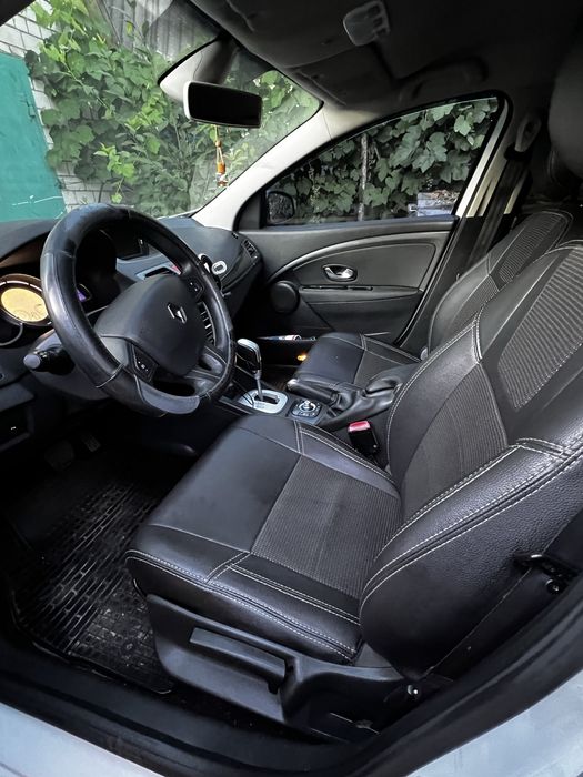 Продам рено меган 3 2010 року автомат Renault Megane 3