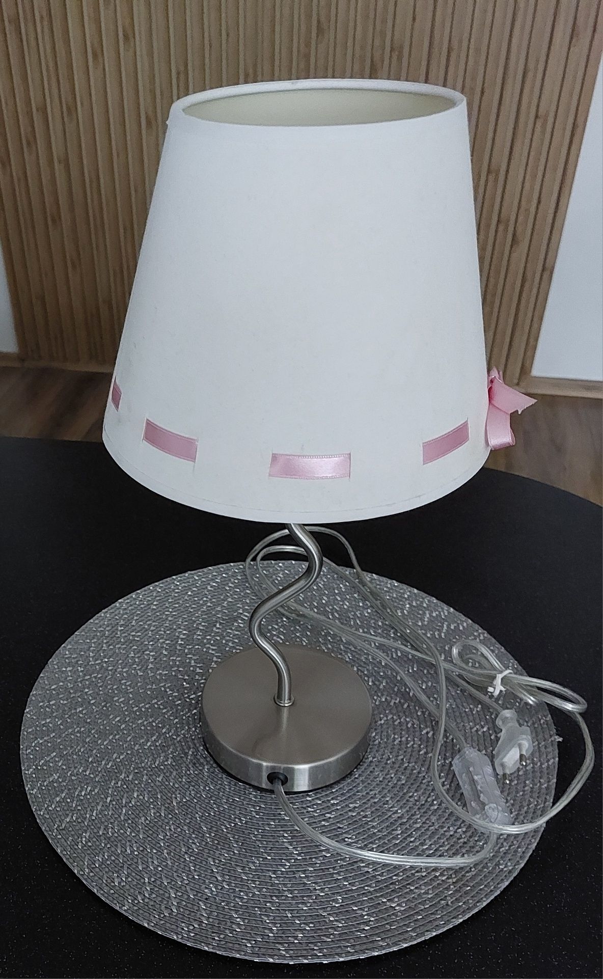 Lampa stojąca stołowa