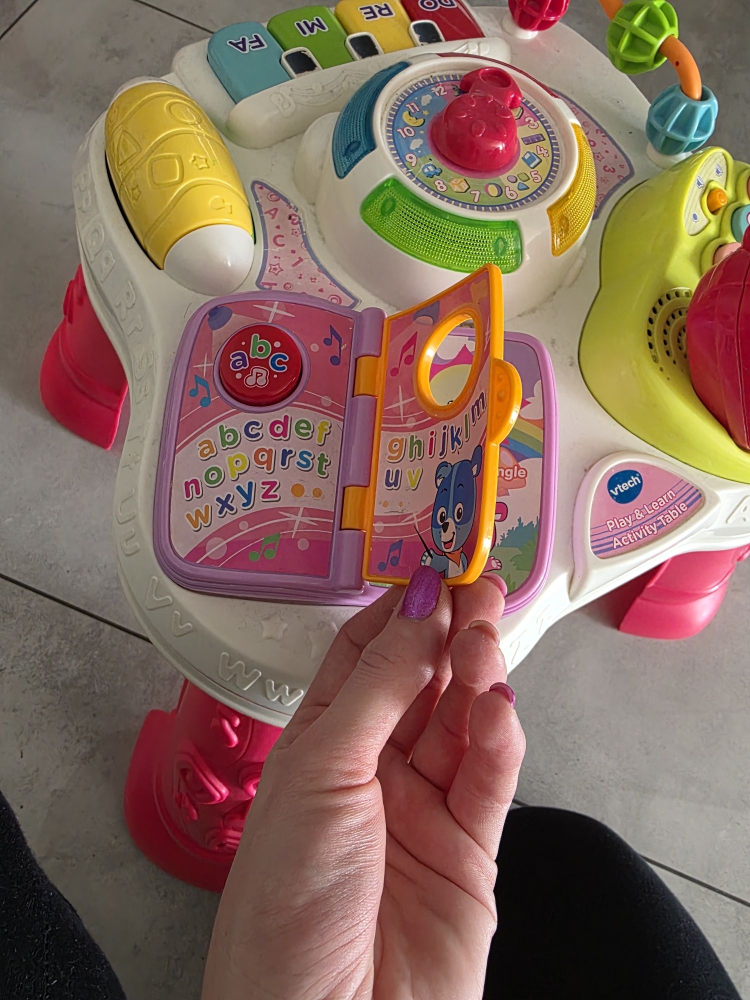 Stoliczek edukacyjny Vtech z telefonem