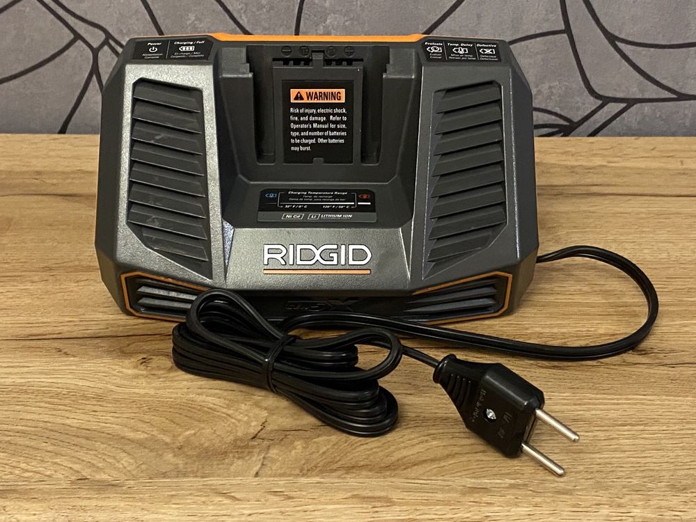 Зарядное устройство Ridgid R840095, 220в