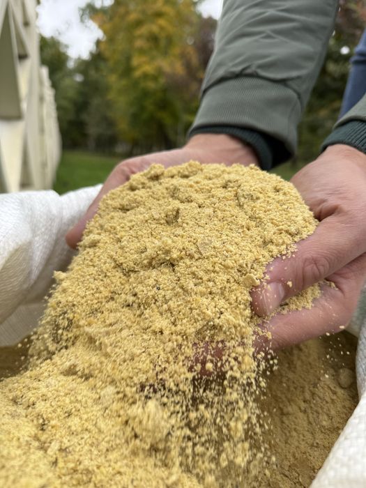 Макуха соєва фасована в мішках 30 кг. 44-45% протеїн.