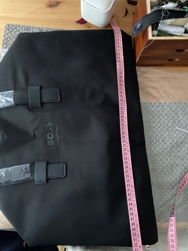 Hugo boss - idealna torba podrozna