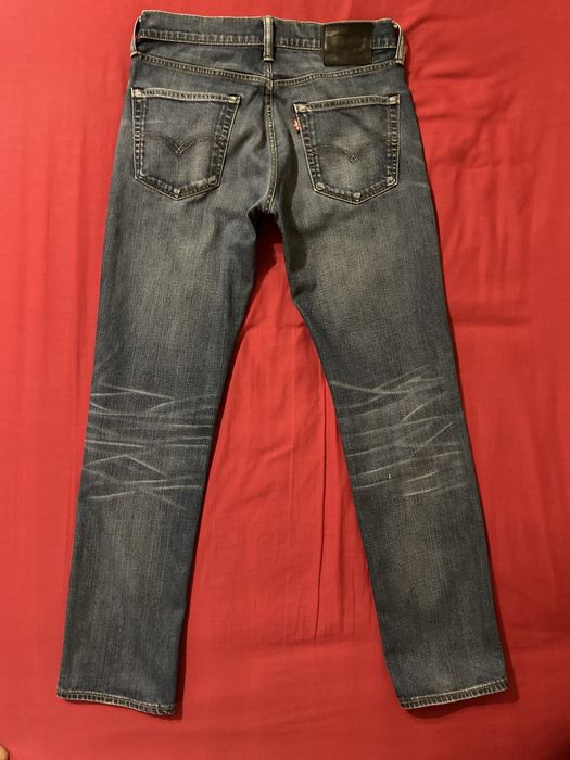Продам мужские джинсы Levi’s.б/у.Потертостей от носки нет.