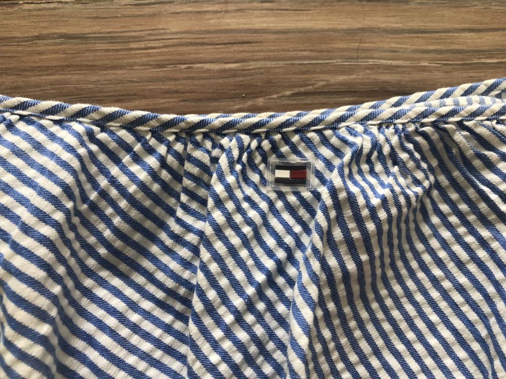 Top bluzka Tommy Hilfiger z falbanką