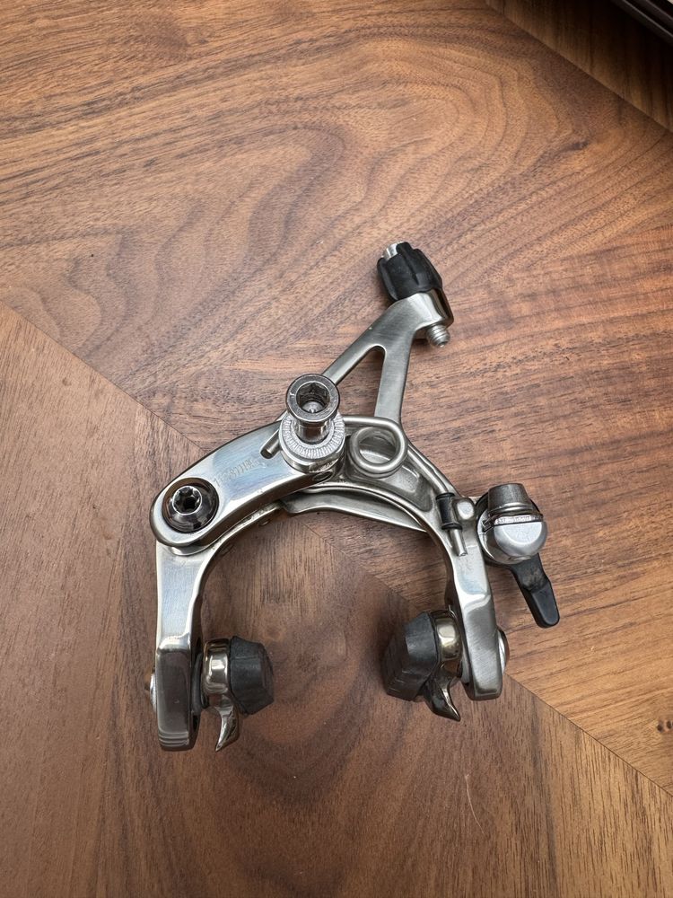 Hamulec SRAM Force tylni tył szosowy mechaniczny zacisk
