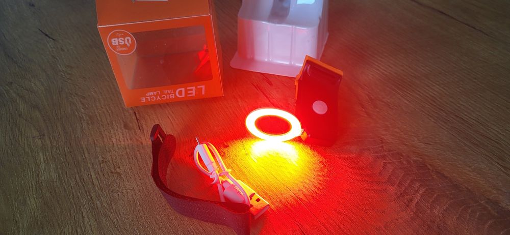 Lampka Rowerowa Tylna Czerwona USB Akumulator Mocna 24LED Oświetlenie