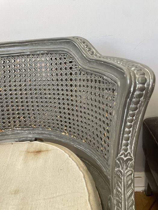 Krzesło typu shabby chic