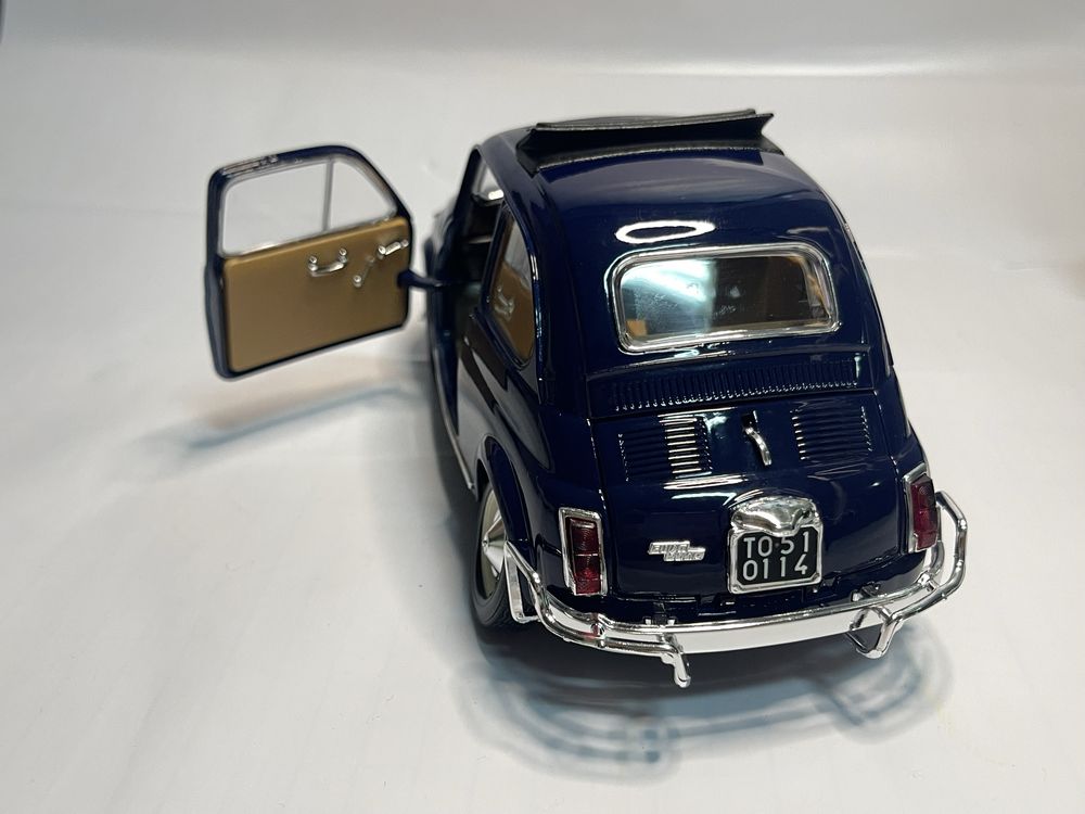 Fiat 500- Burago minuatures