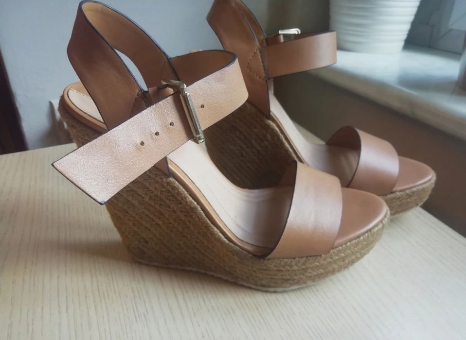 Wysokie koturny letnie boho Stradivarius