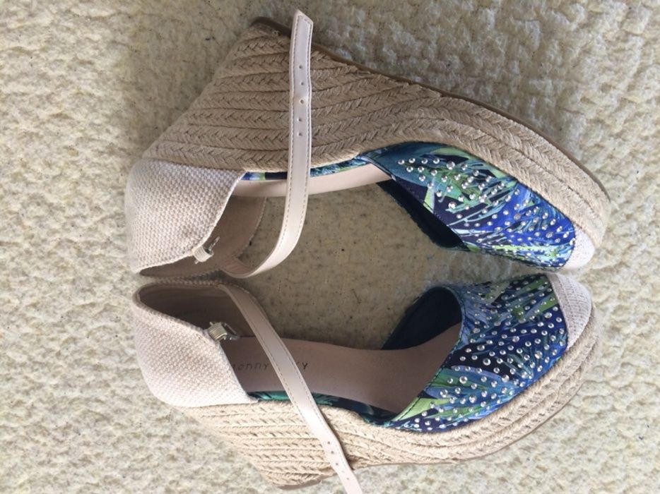 BUTY Sandały koturny lato