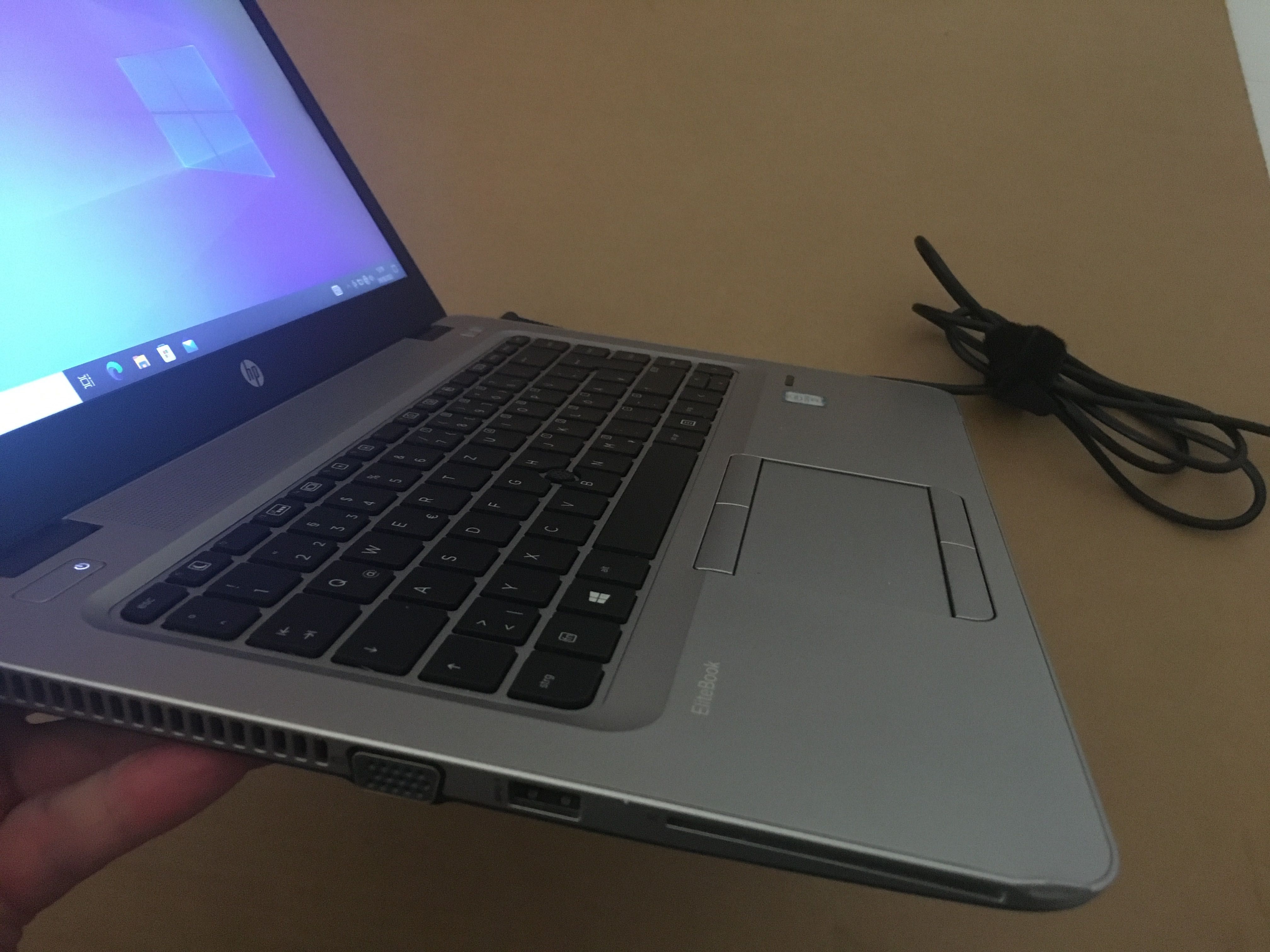 Portátil Elitebook g3. Core i5. 8/16gb ram. 240 SSD. 14 “. Bateria boa