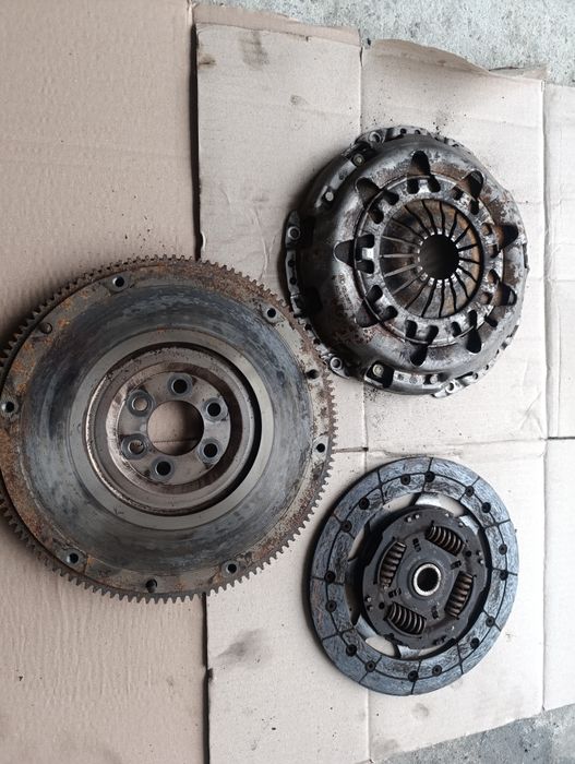 Комплект щеплення маховик 1.6 Fsi Touran Caddy Octavia Passat Golf 5 a