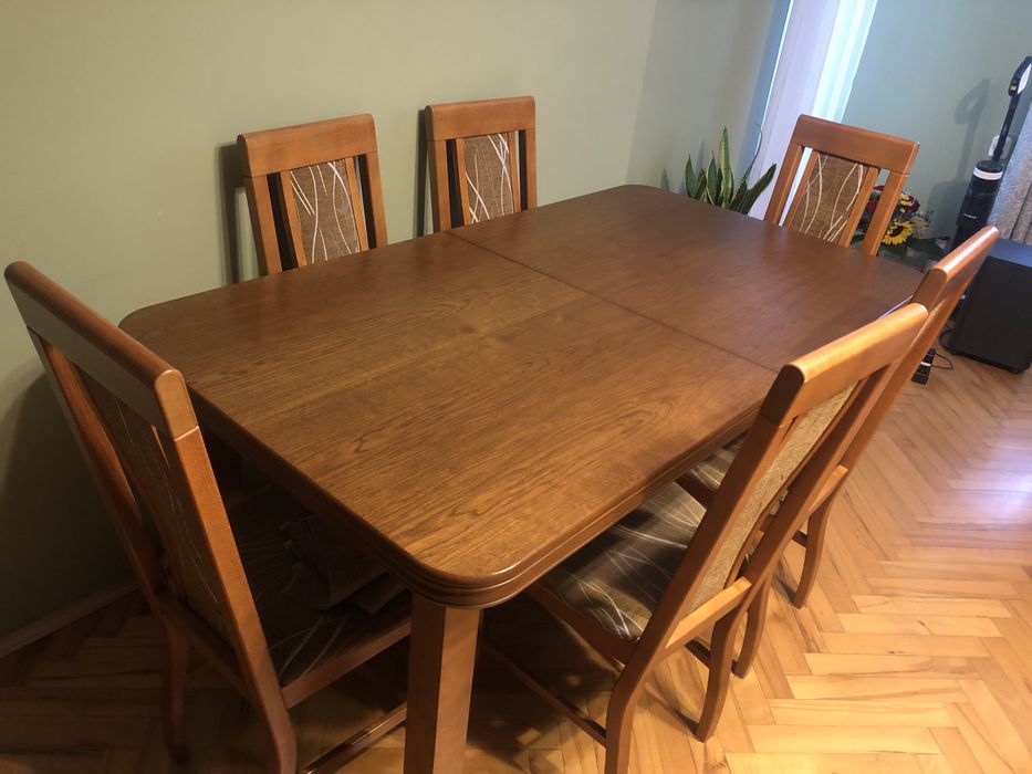 Stół plus 6 krzeseł