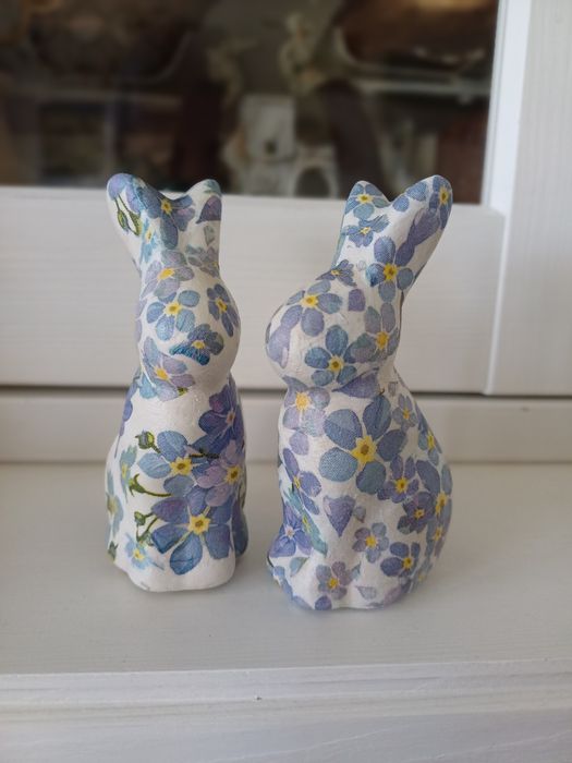 Zające wielkanocne ceramika decoupage wiosenne króliki w kwiaty
