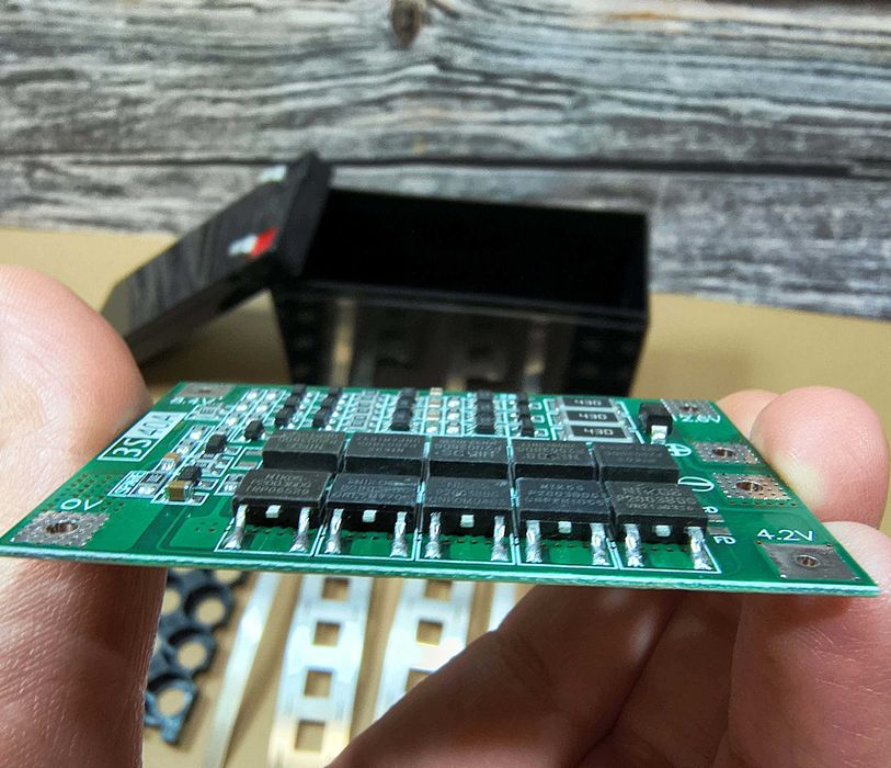 Корпус для збірки акумулятора bms 21 шт 18650 12 вольт