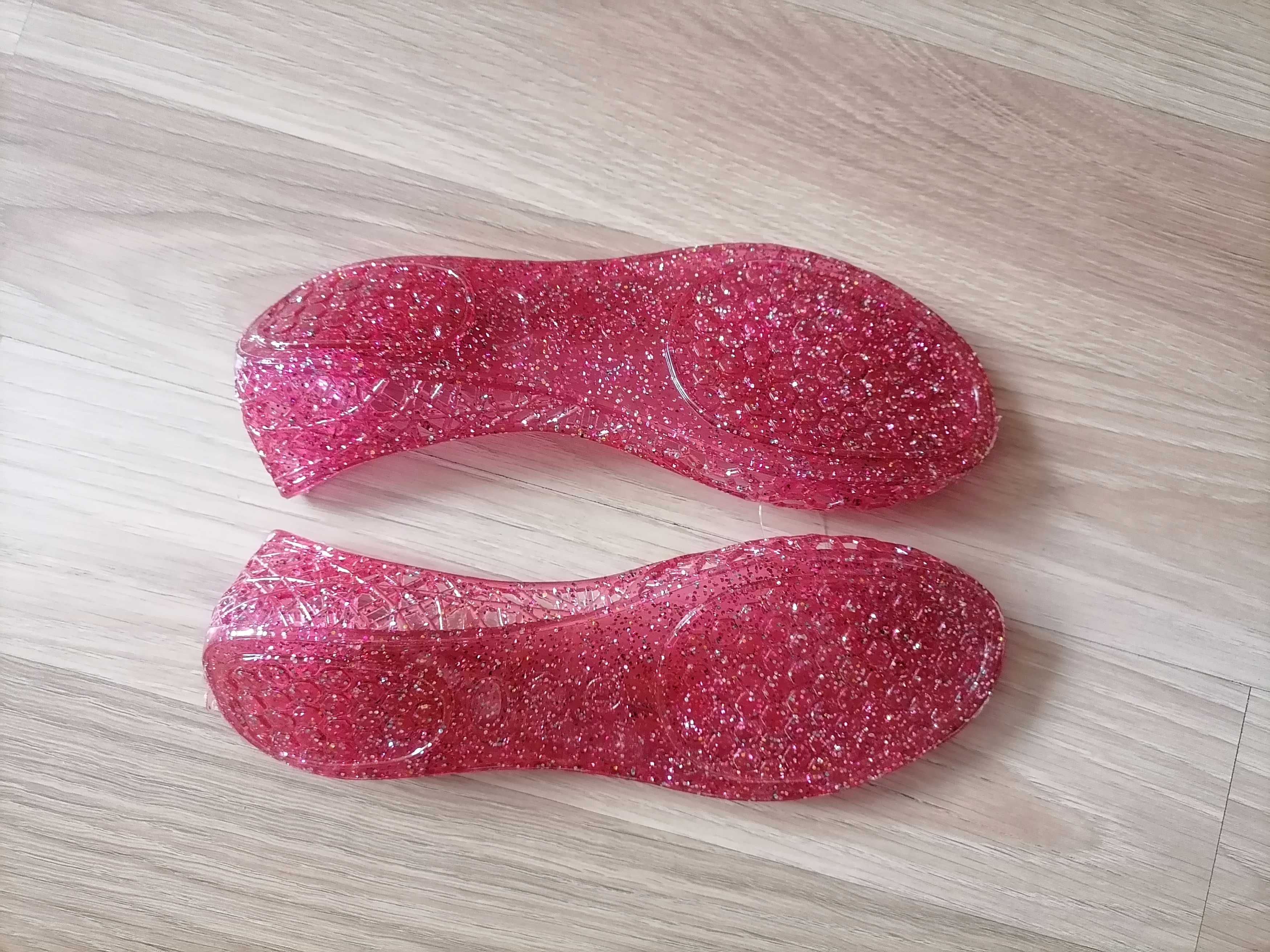 Nowe gumowe baleriny