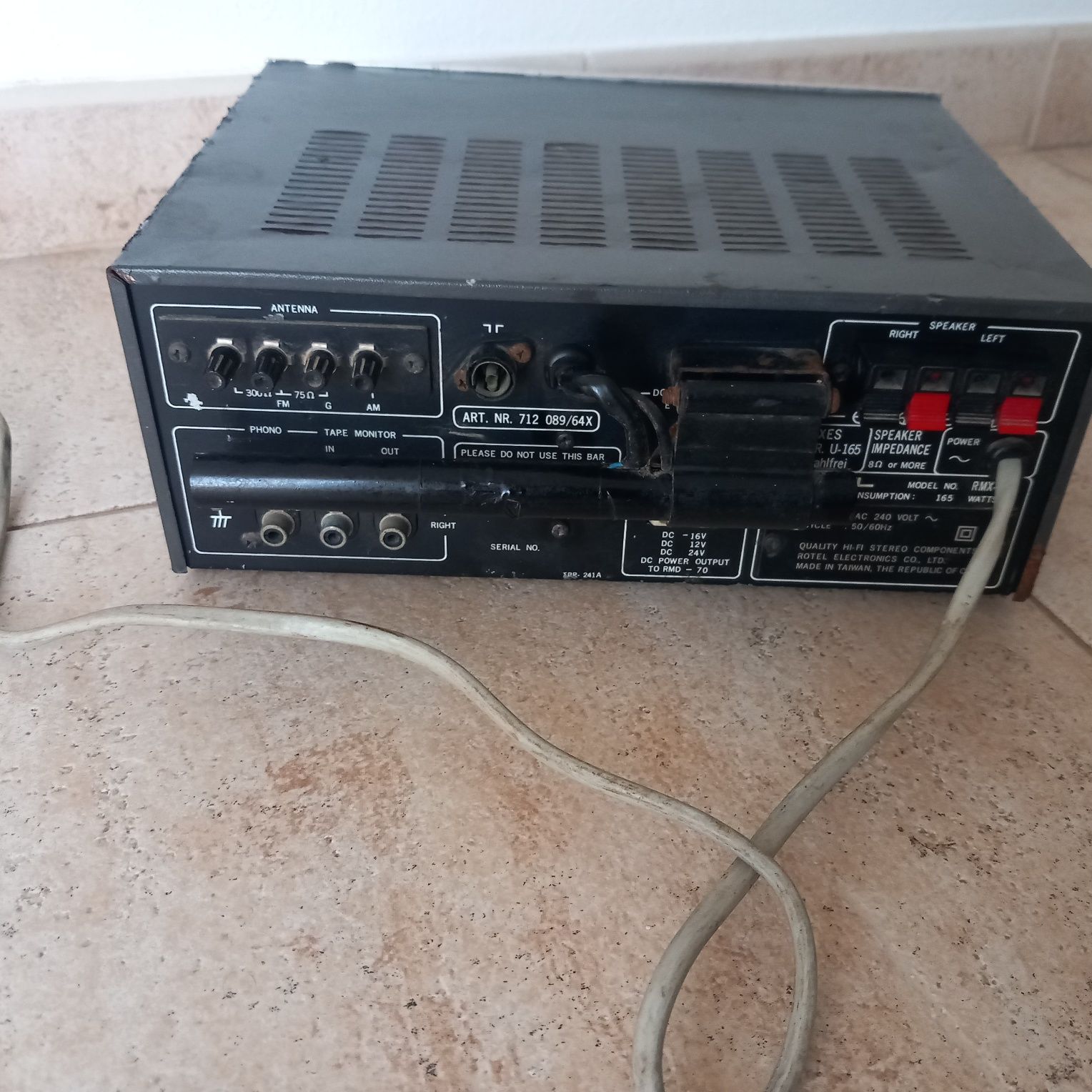 Rotel stereo receiver/Amplificador