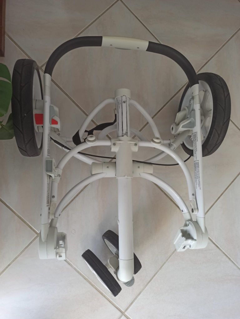 Conjunto cadeira auto peblle + quinny