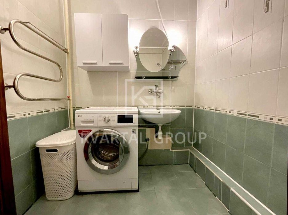 Продаж 2к квартири біля метро. Простора і тепла. Сертифікат Постанова