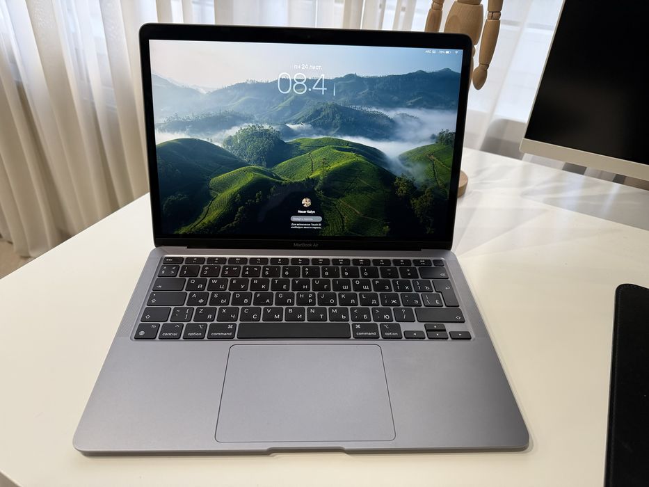 MacBook Air 13" M1  8/256