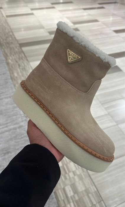 Prada ботинки лофери сапоги сапожки боти лофери з хутром зимние угги