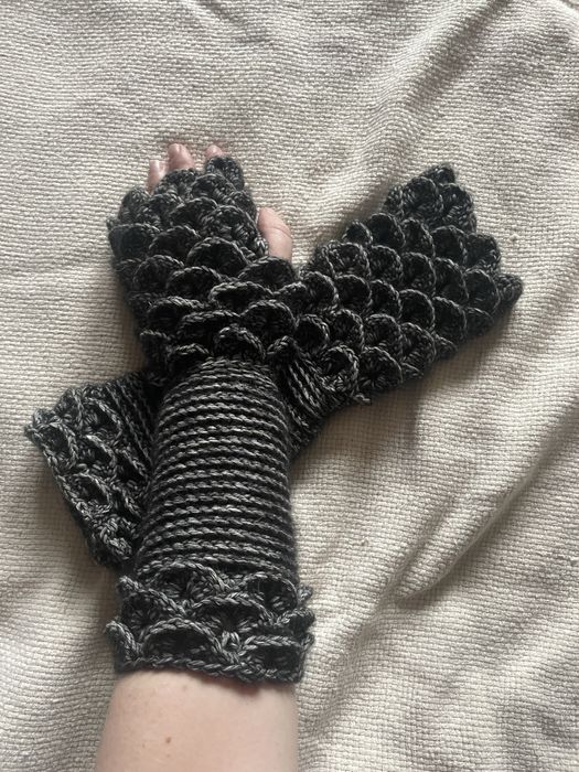Ciepłe mitenki „łuska smoka” handmade