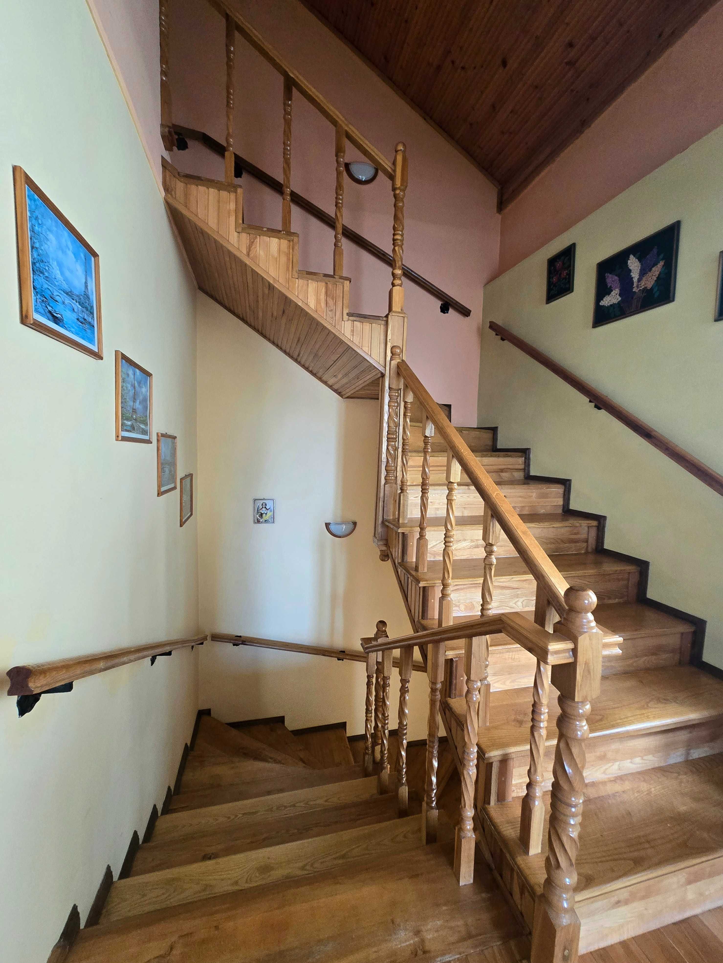 Продаж Білогорща. 2 будинки із 2 ділянками.