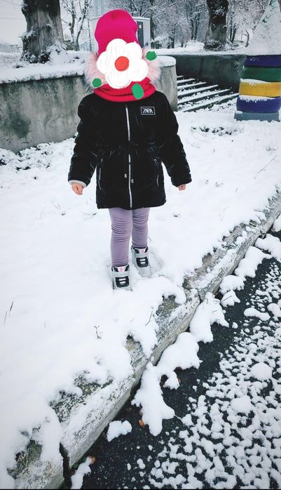 Зимова куртка для дівчинки