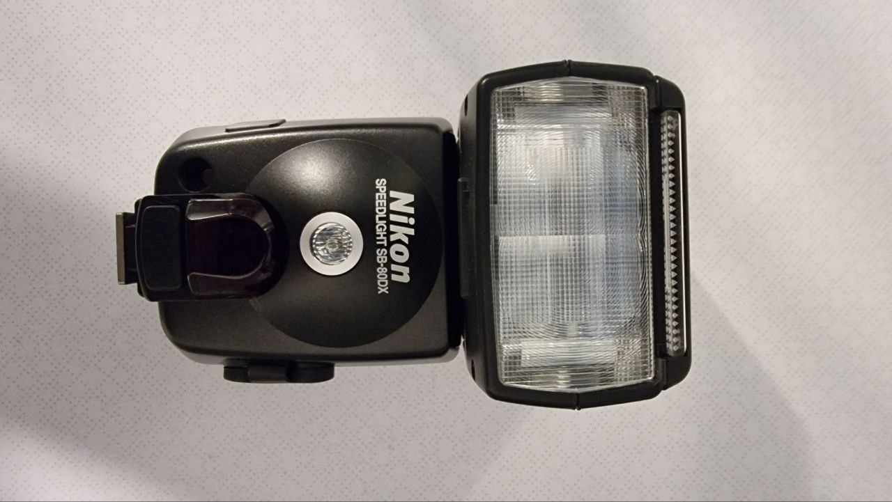Продам фотоспалах Nikon Speedlight SB-80DX