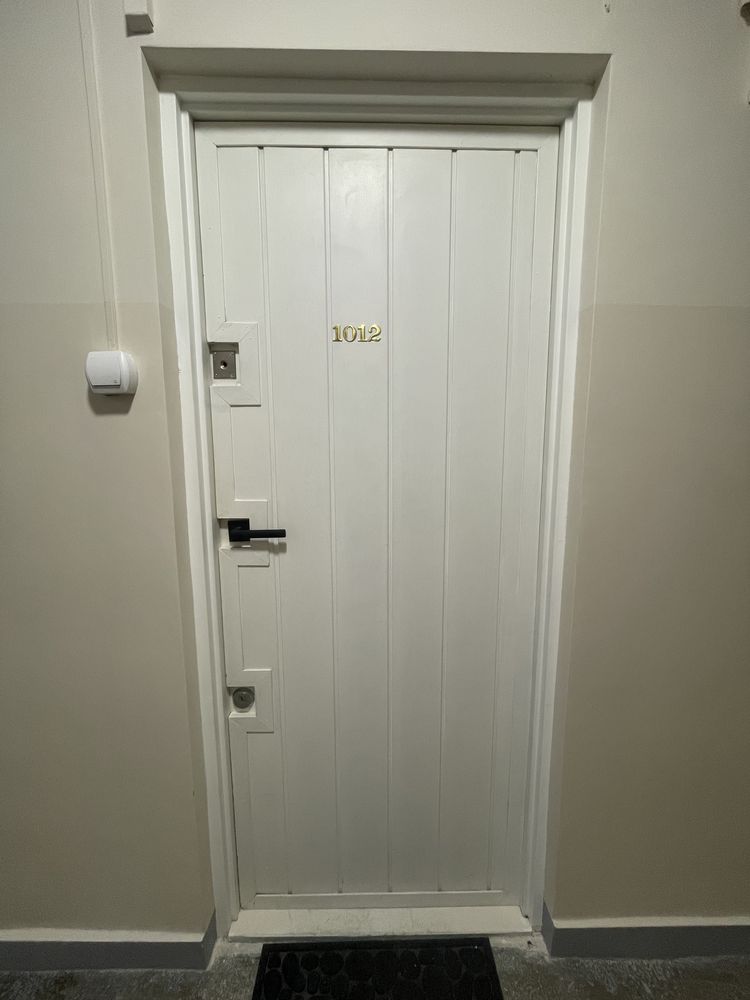 Drzwi wejściowe białe