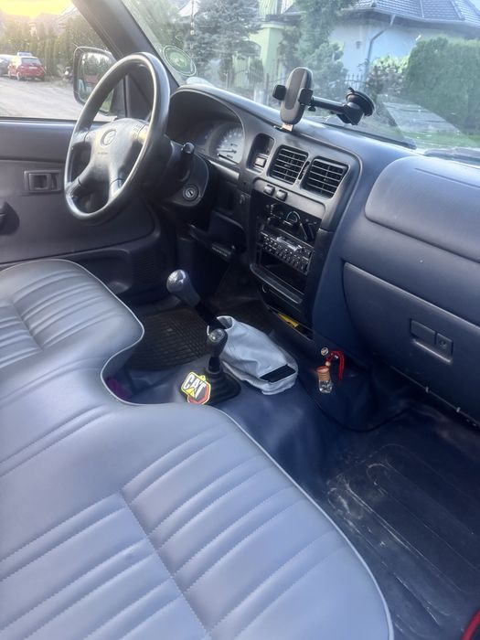 Toyota Hilux 2.4 Diesel 4x4 | Rok 2002 |