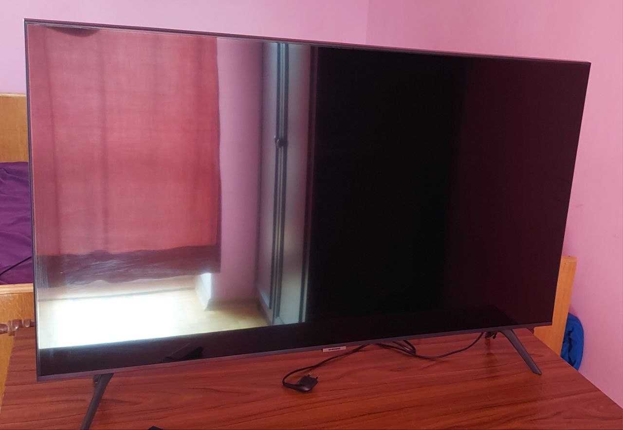 Телевізор SAMSUNG ue43au7100uxua Smart TV UHD-4K 43''