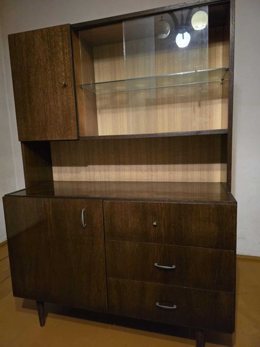 Kredens z czasów PRL 1973 rok