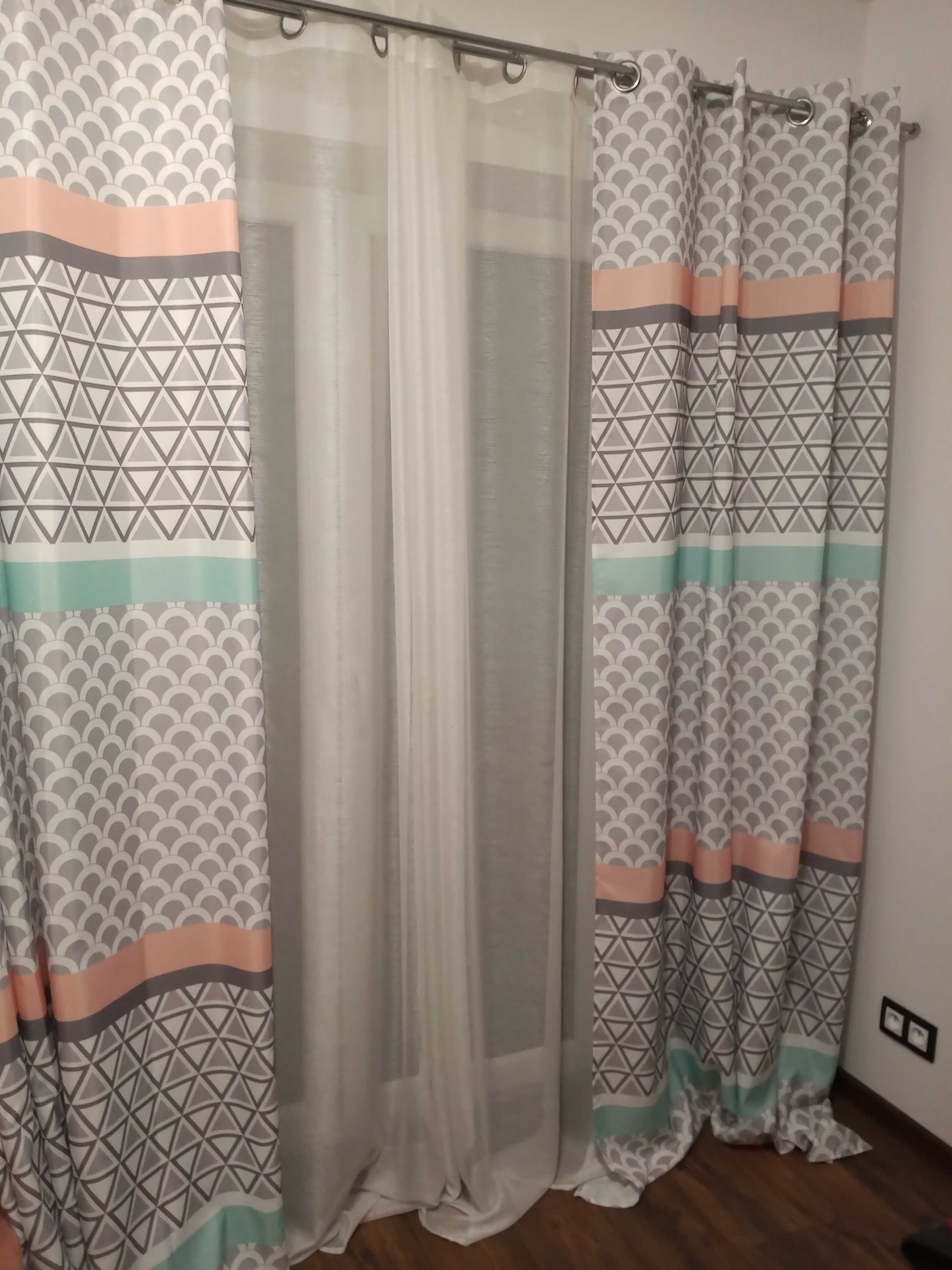 Sprzedam 2 pastelowe zasłony 140x250 przelotki