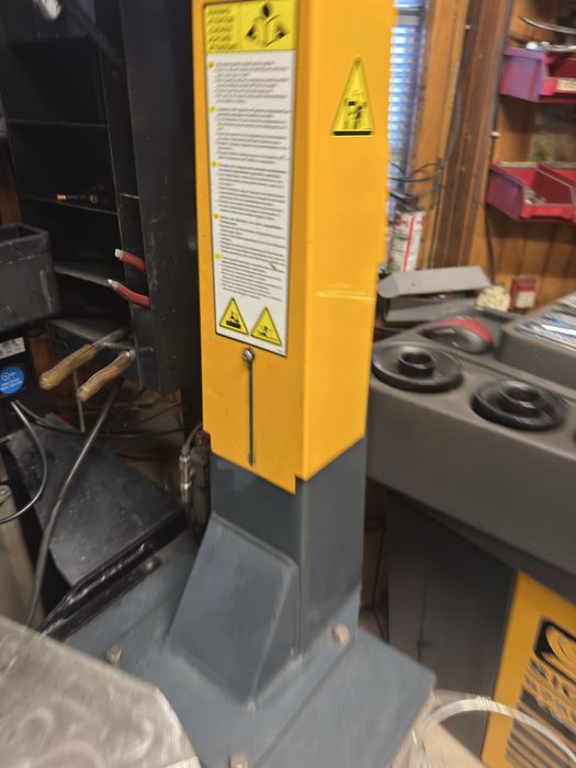 Maszyny do zakladu wulkanizacyjnego klasy premium. W super stanie