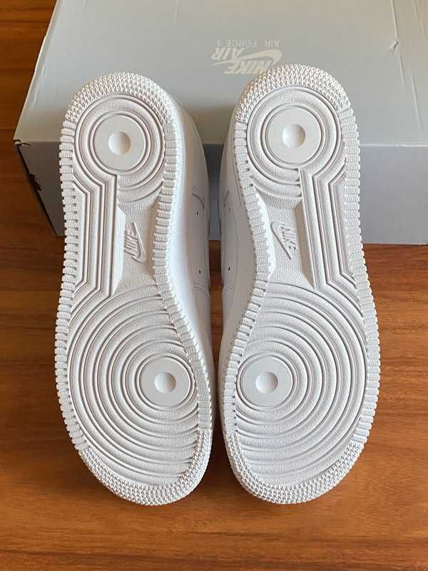 Nike Air Force 1 Low '07 White Rozmiar 40.5