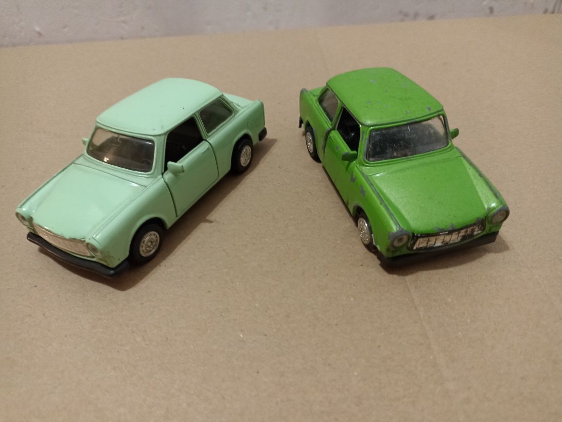 Dwa modele samochodów trabant