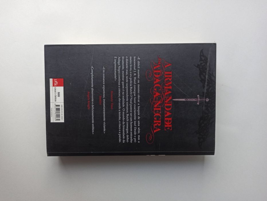 Na Sombra do Desejo, J. R. Ward