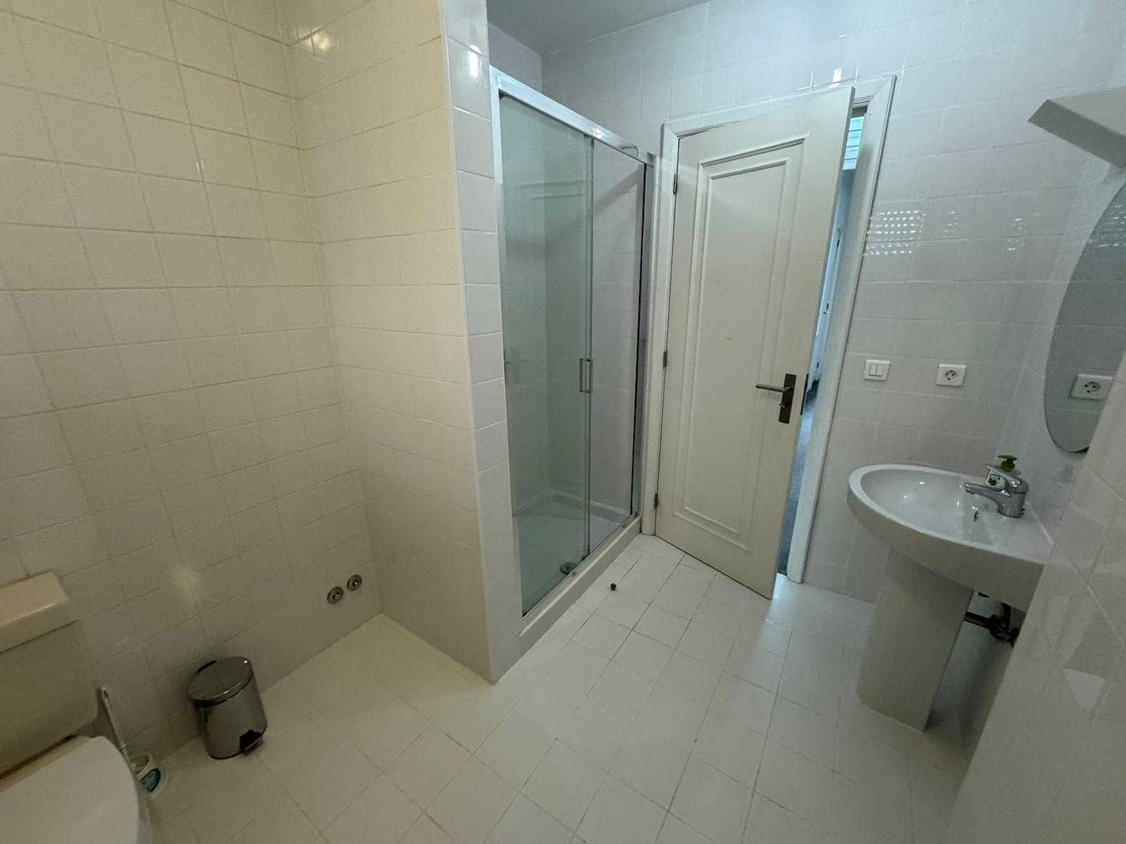 Quarto à PJ, metro Salgueiros e P. universitário - só estudantes