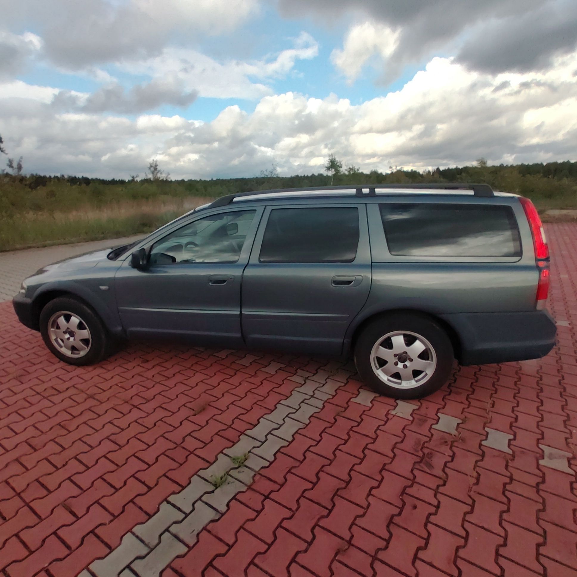 Volvo V70 XC cross country 4x4