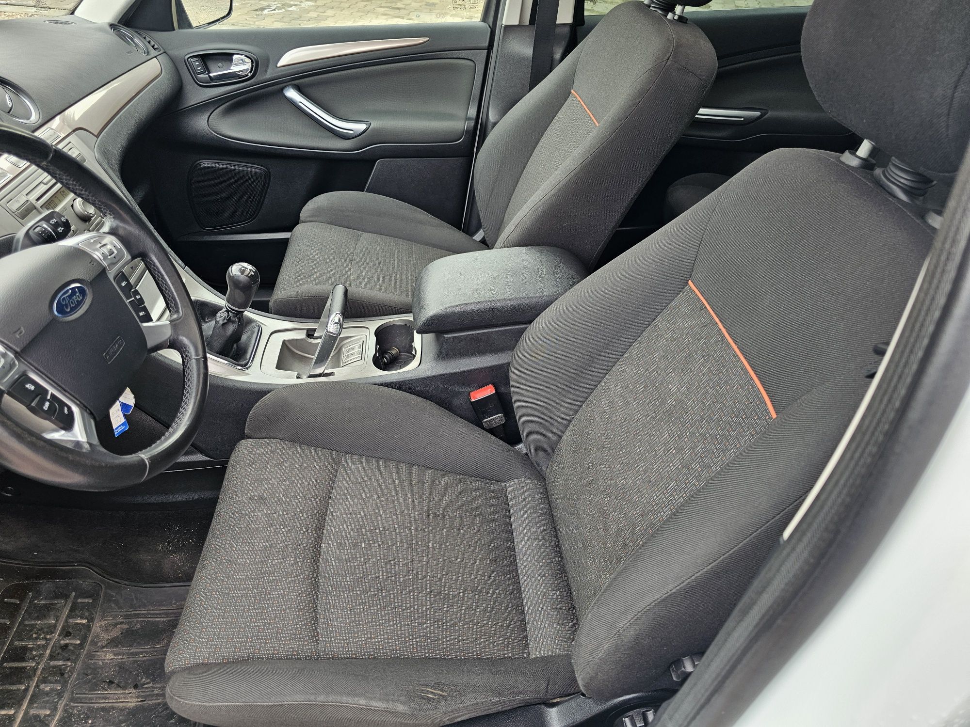Ford S-Max,2.0 benzyna ,7-osób, Panorama , Alu ,