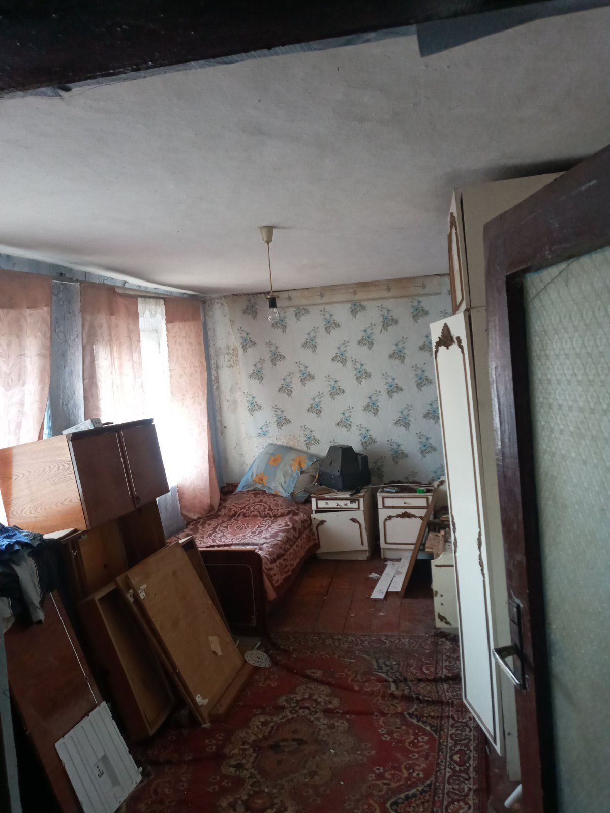 Продається двохповерховий будинок, с. Поташ Черкаської обл